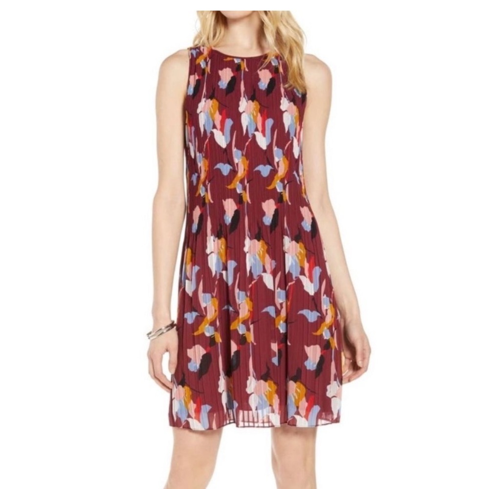 Pleated maroon print shift dress